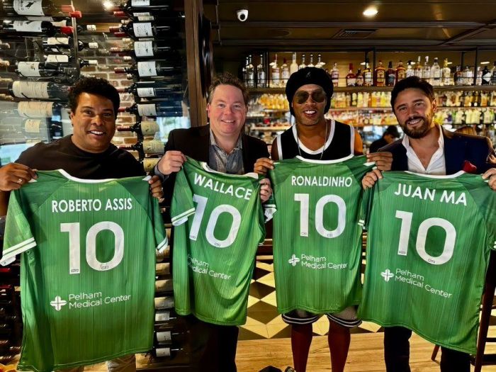 Legendarny Ronaldinho wraca do futbolu. 